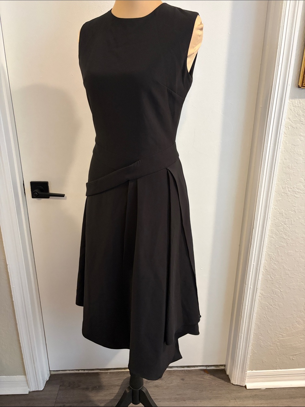 Few Moda black sleeveless dress interesting details at waist unique size small - Picture 6 of 10